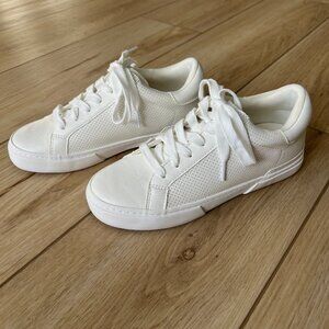 White Sneakers - Size 6